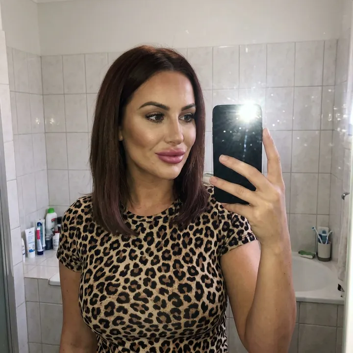 Tiffany, 34